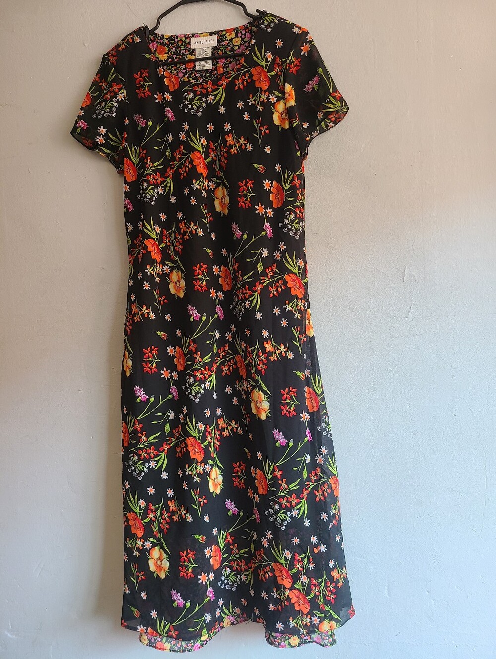 Vintage 1980s/90s women's large (14) black floral long maxi dress short sleeve